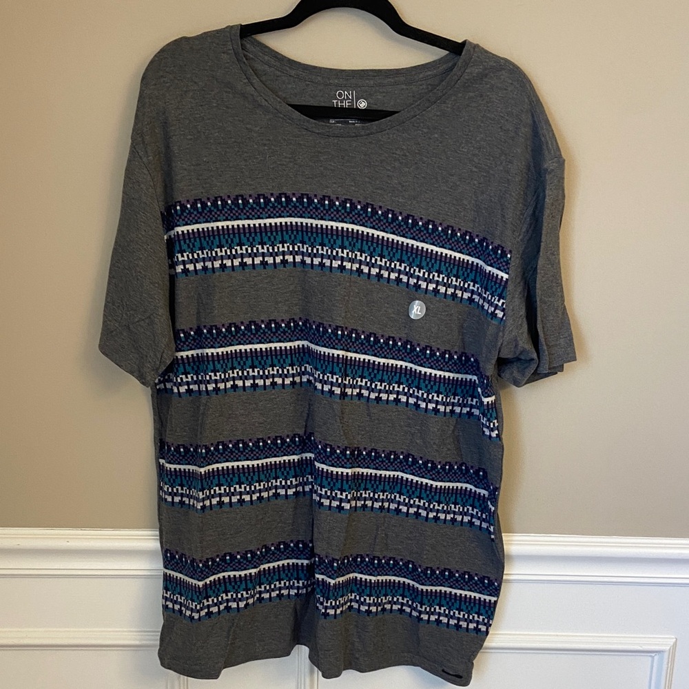 Urban Outfitters On the Byas Gray Cotton T-Shirt with Blue Pattern XL‎